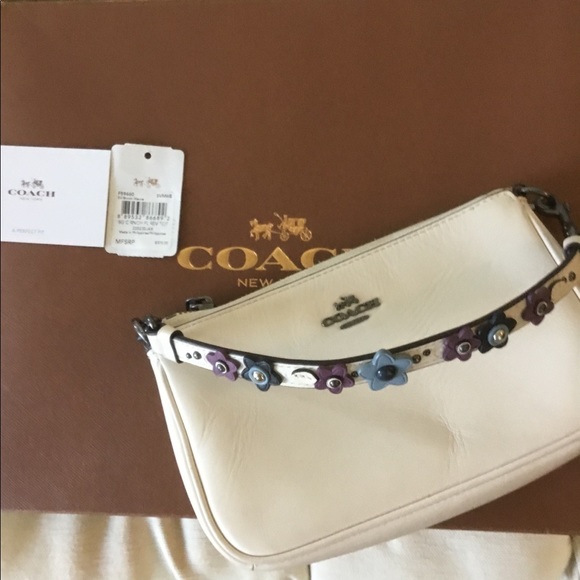 Coach F59460 Floral rivet tote - Picture 2 of 3